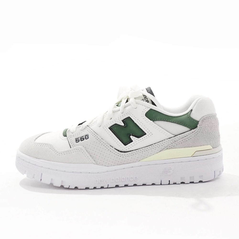 New Balance 550 sneakers in white with green detail, Men’s 9.5
